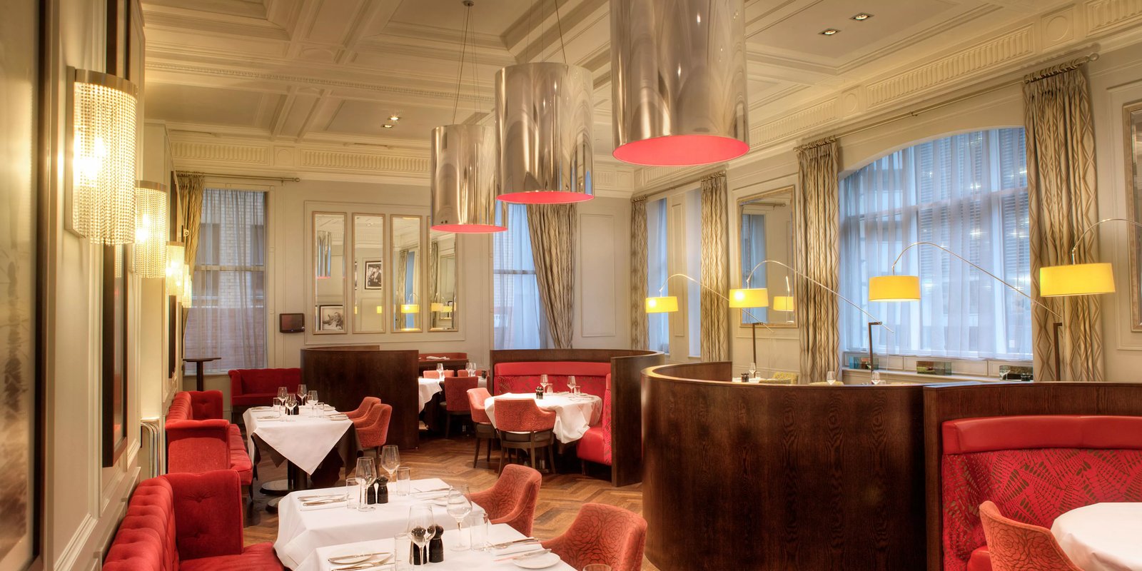 Hotel Indigo Glasgow by IHG, at the table