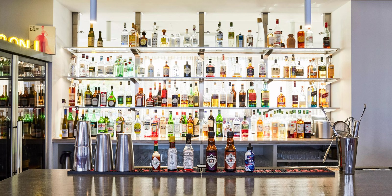 Hotel Indigo Duesseldorf - Victoriaplatz, [a]dress kitchen & bar