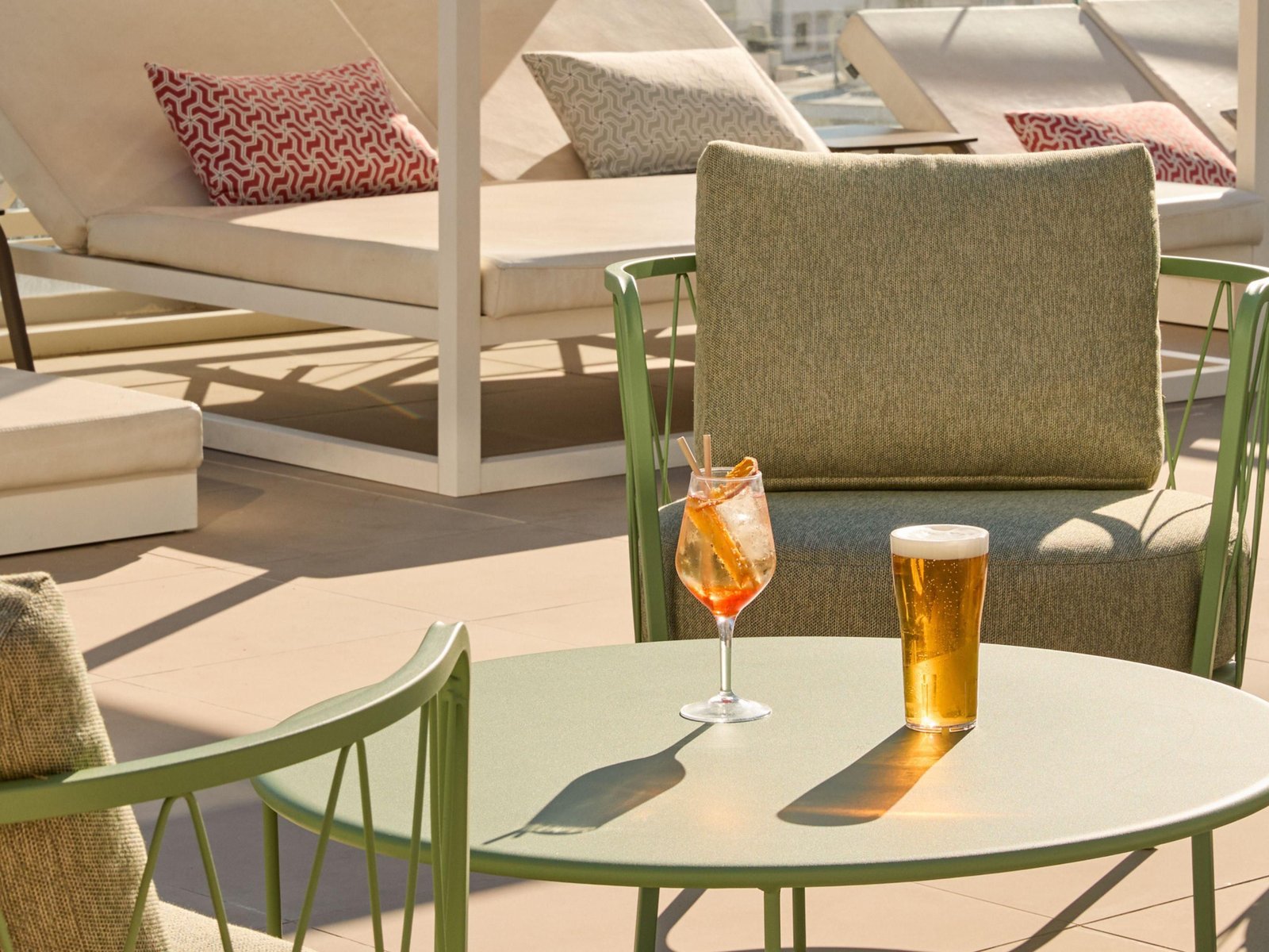 Hotel Indigo Albufeira by IHG, at the table