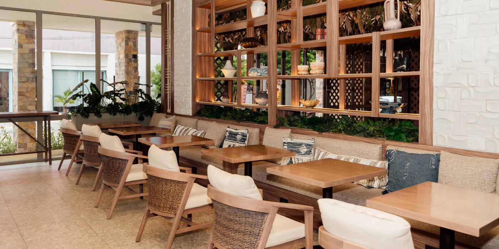 Hotel Indigo Playa del Carmen by IHG, at the table