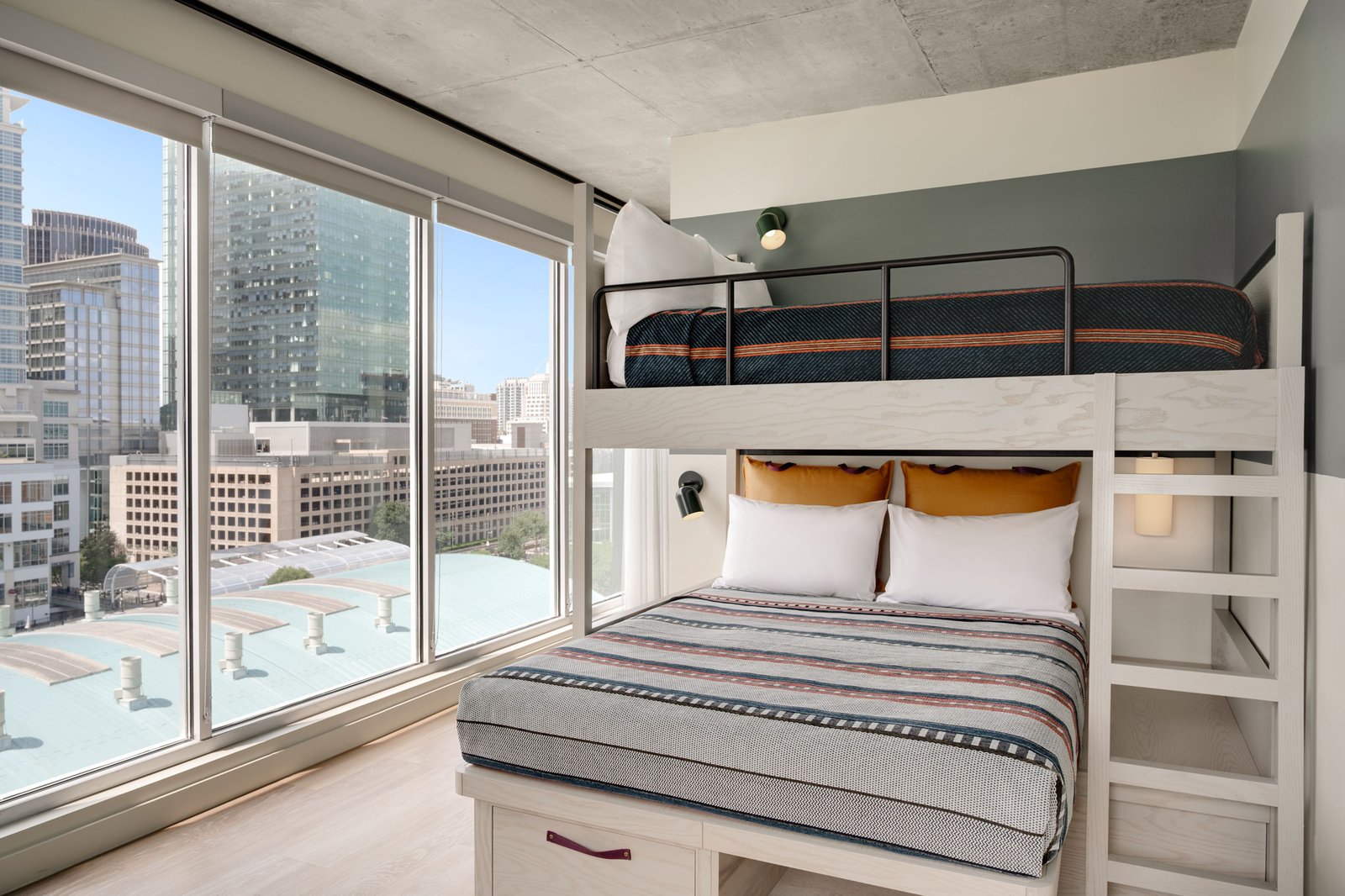Moxy Charlotte Downtown, rooms
