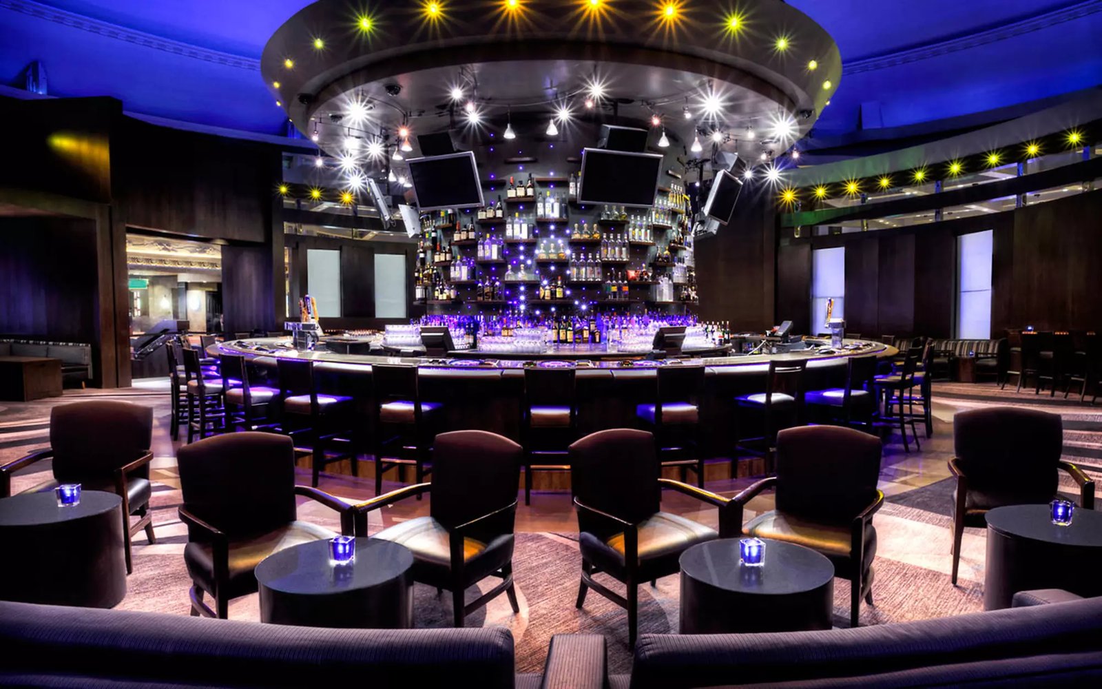 MGM Grand Hotel, at the table