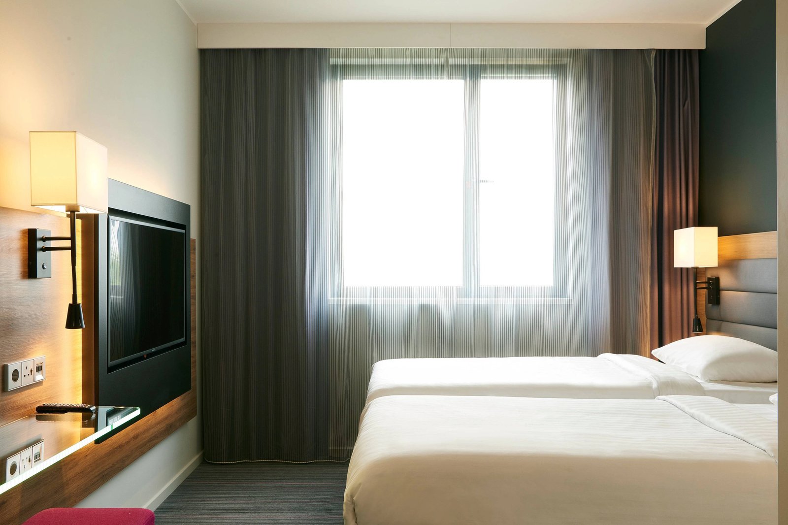 Moxy Edinburgh Airport, rooms