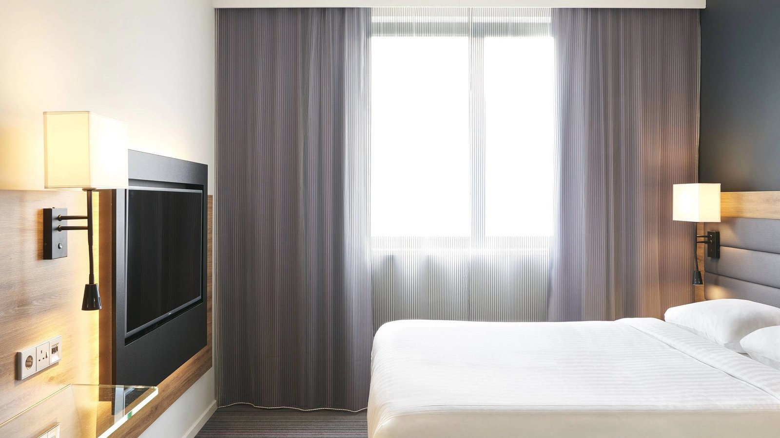 Moxy Aberdeen Airport, rooms