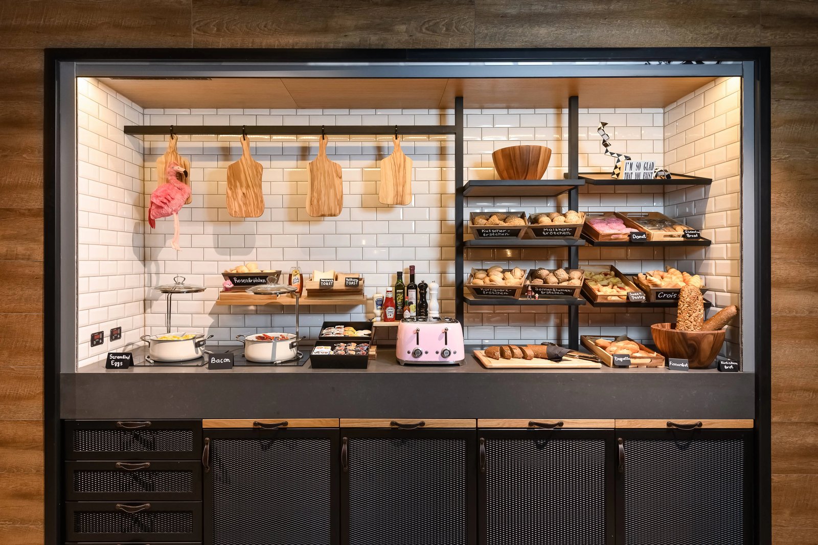 Moxy Stuttgart Feuerbach, at the table