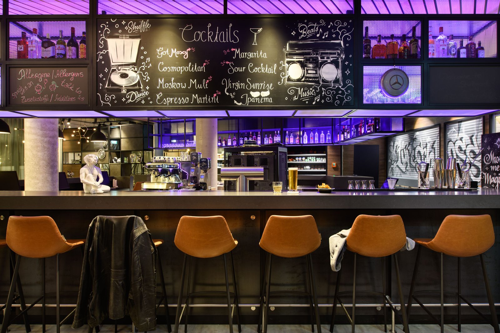 Moxy Stuttgart Feuerbach, at the table