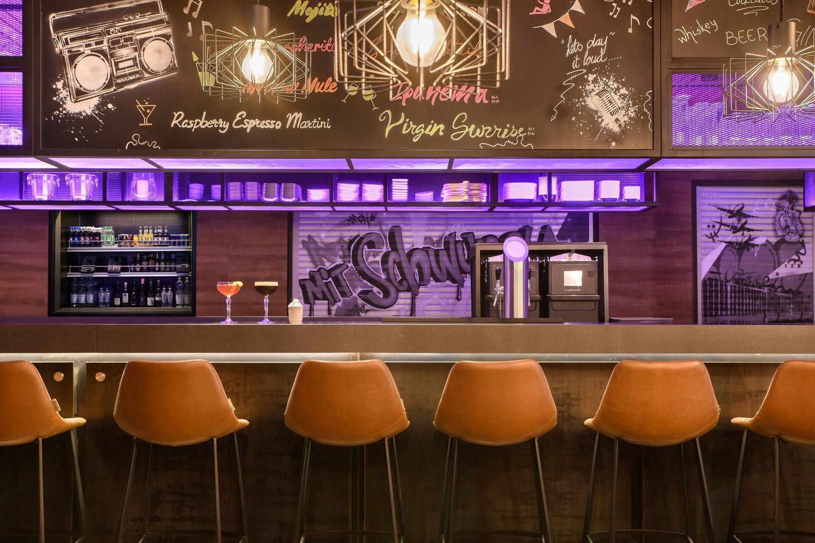 Moxy Dresden Neustadt, at the table