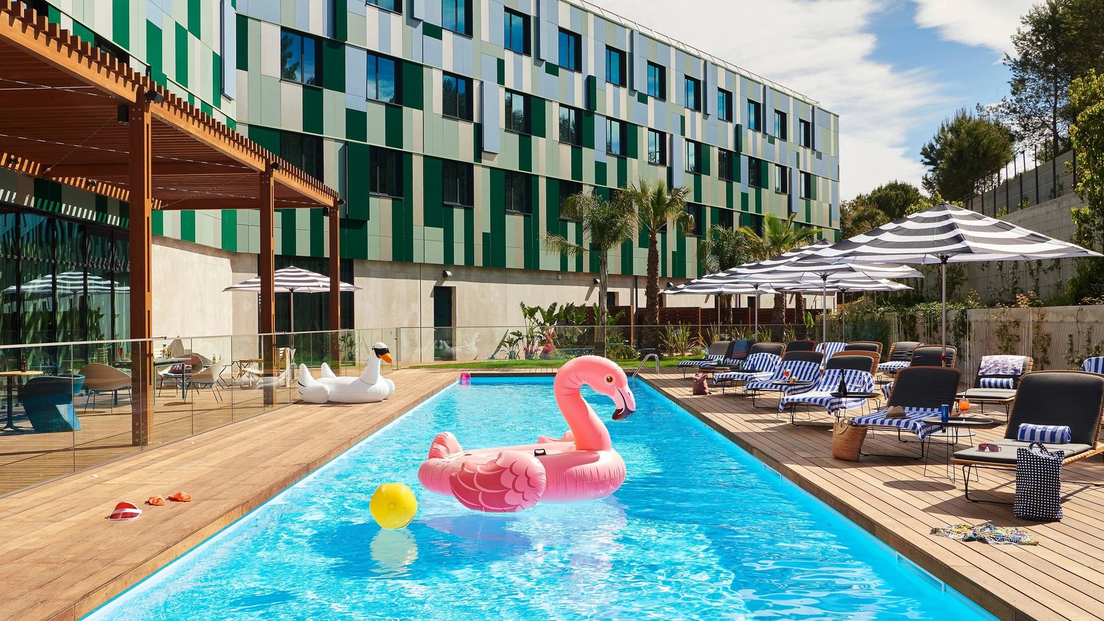 Moxy Antibes Sophia Antipolis, the pool