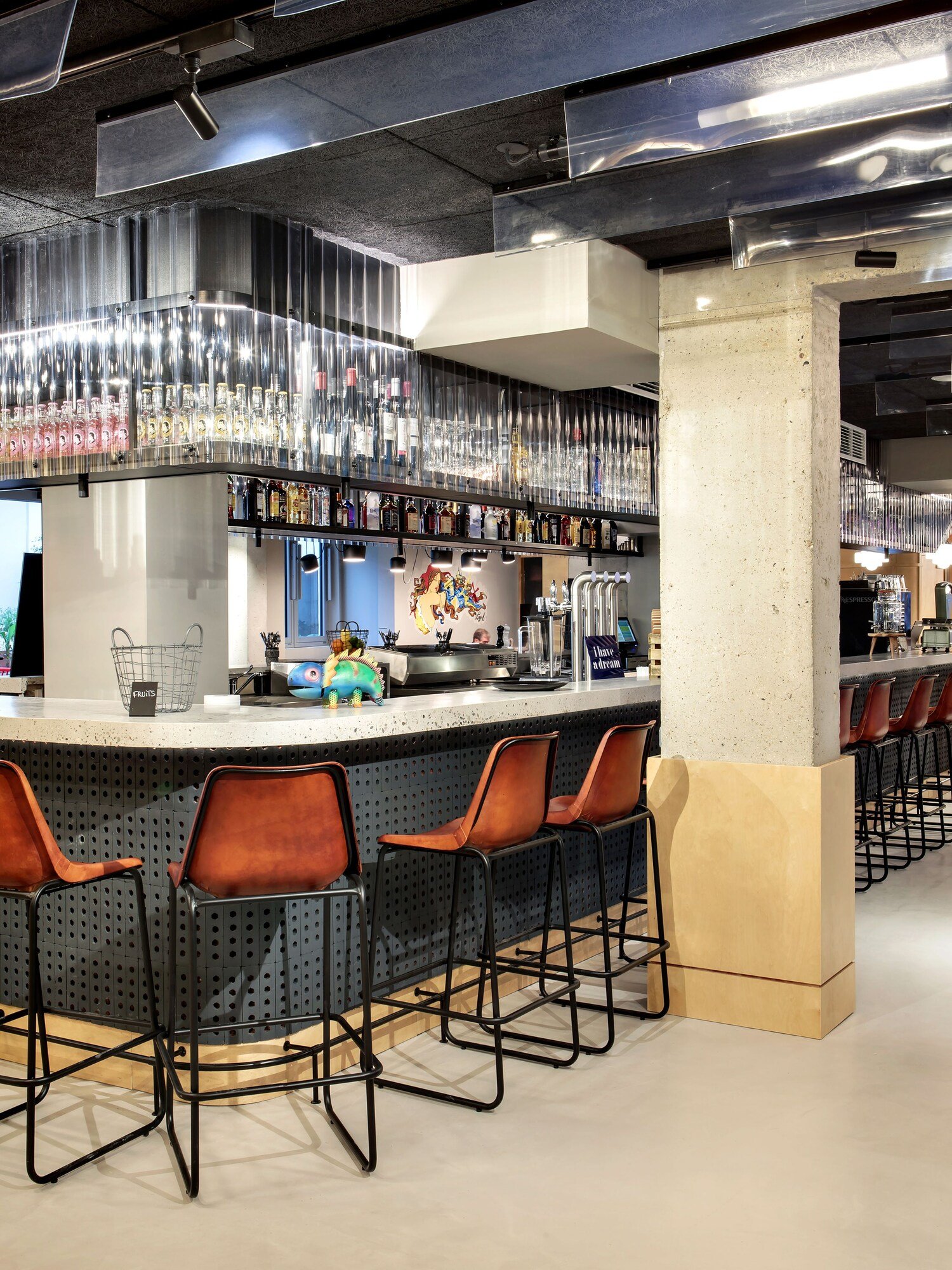 Moxy Paris Bastille, bar moxy