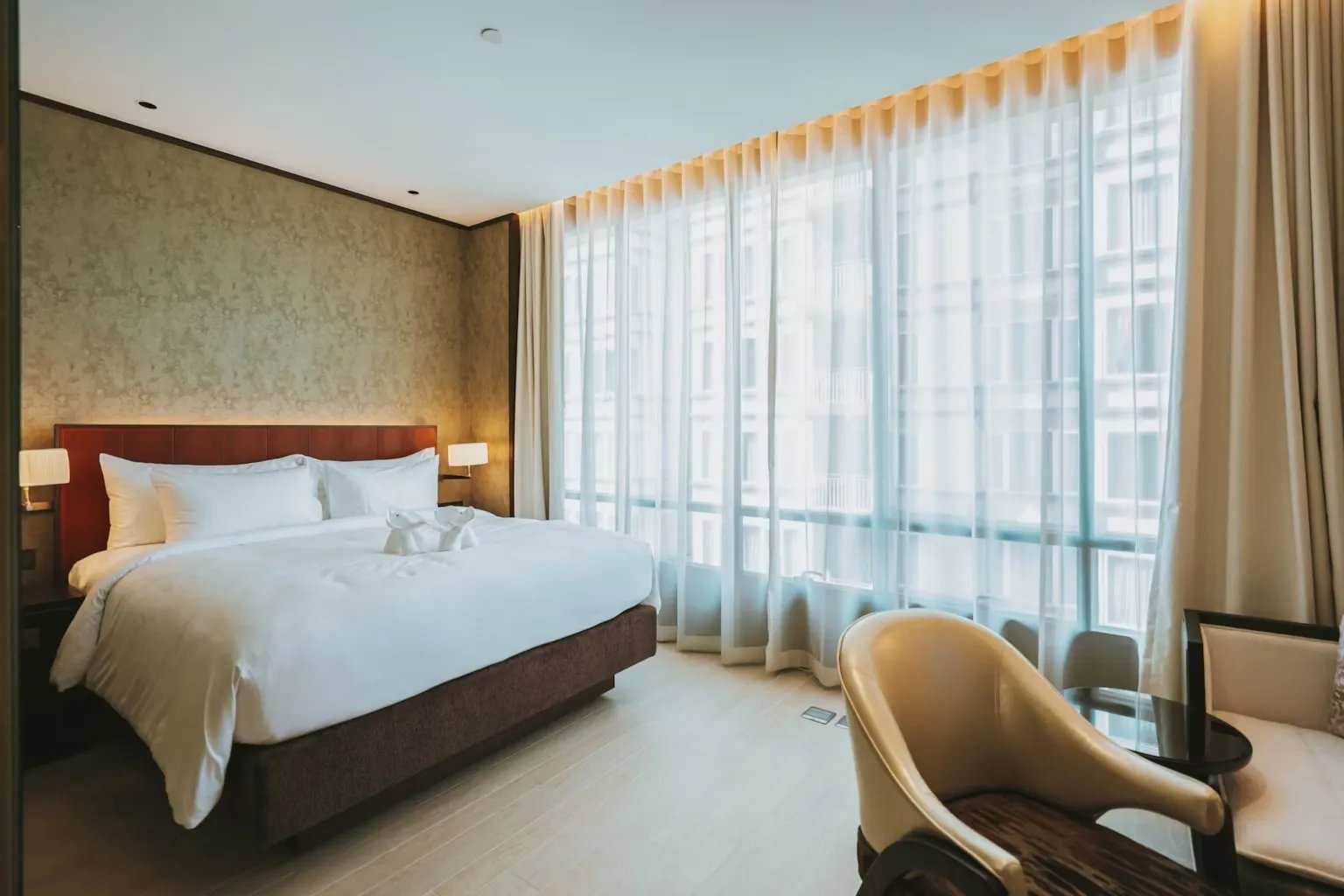 Silq Hotel & Residence — vibe