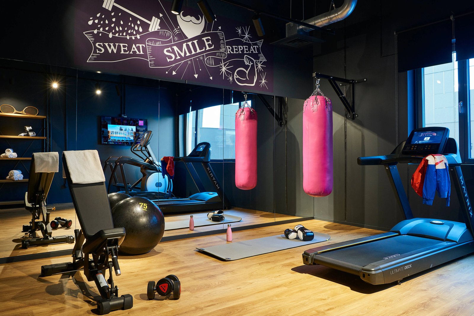 Moxy Paris Charles de Gaulle Airport, the gym