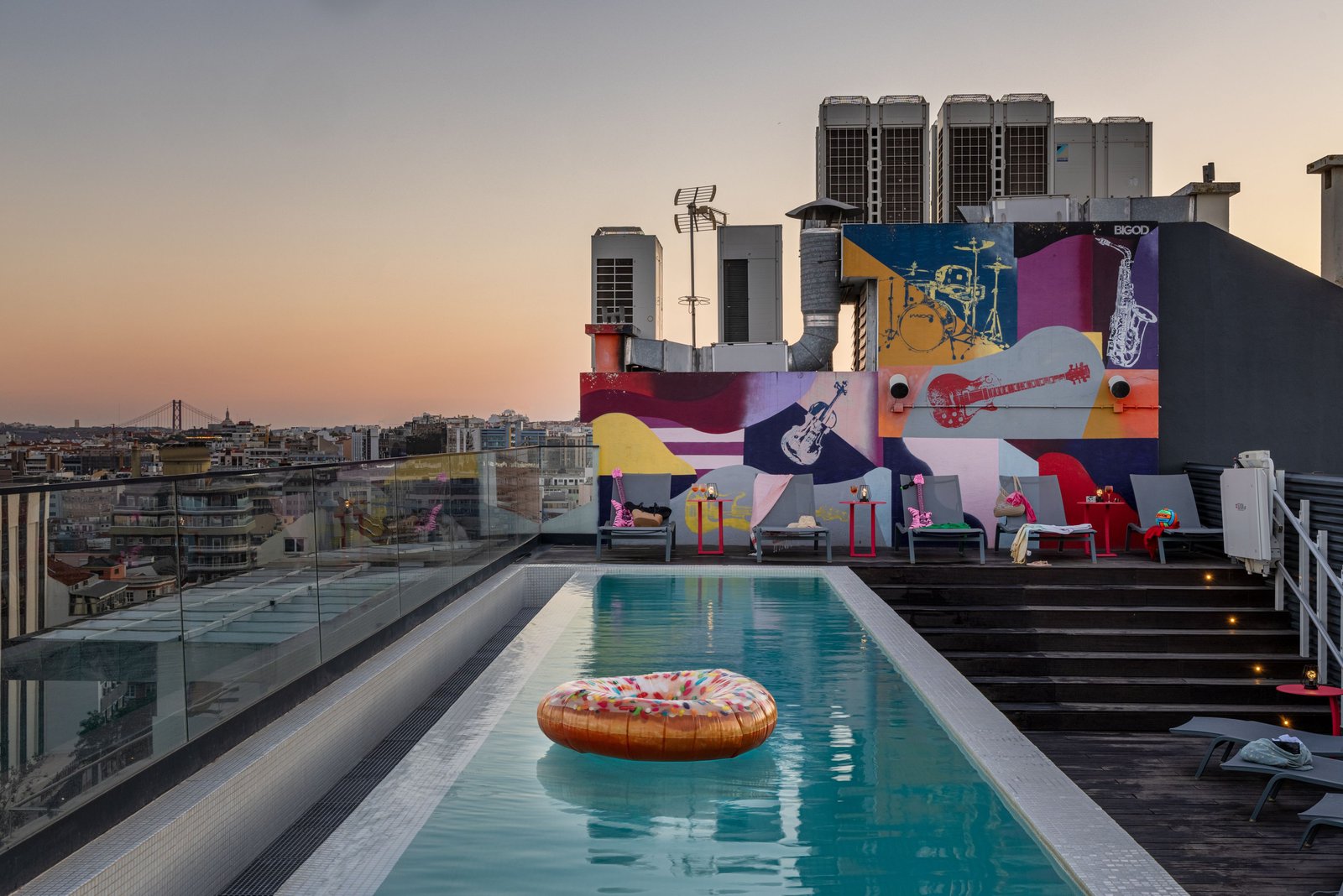 Moxy Lisbon City