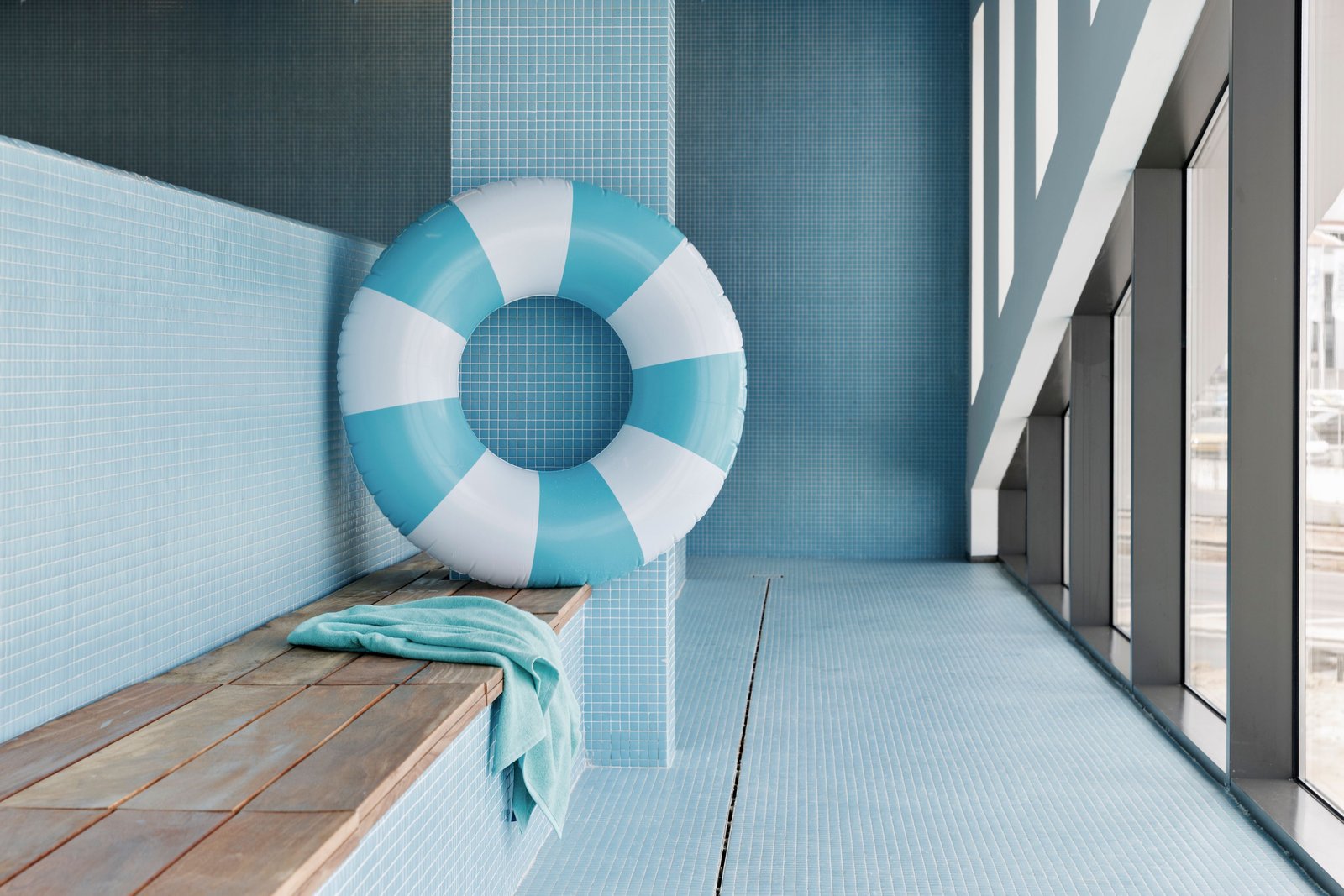 Moxy Alfragide Lisboa, the pool