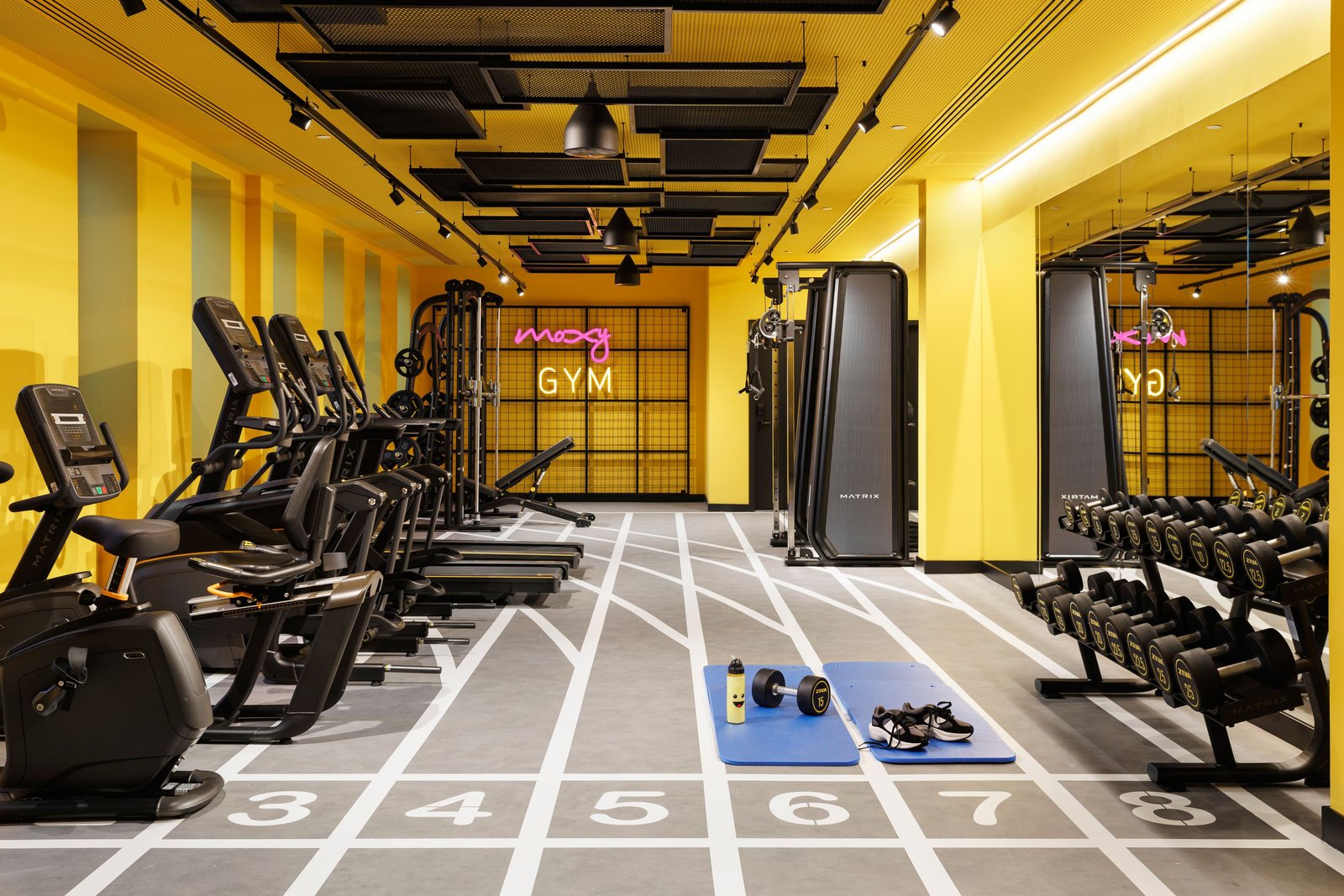 Moxy Alfragide Lisboa, the gym