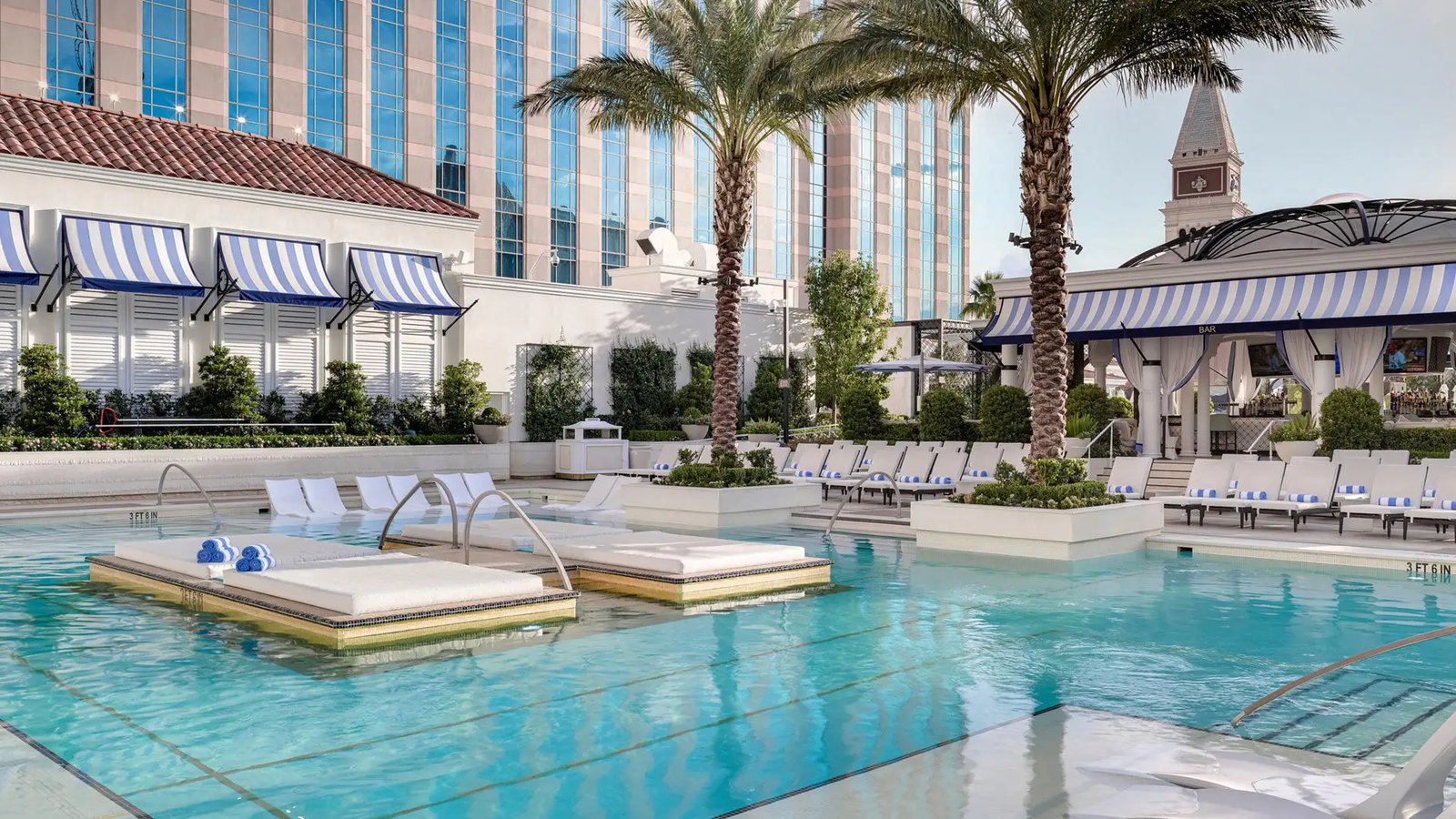 The Venetian Resort, the pool