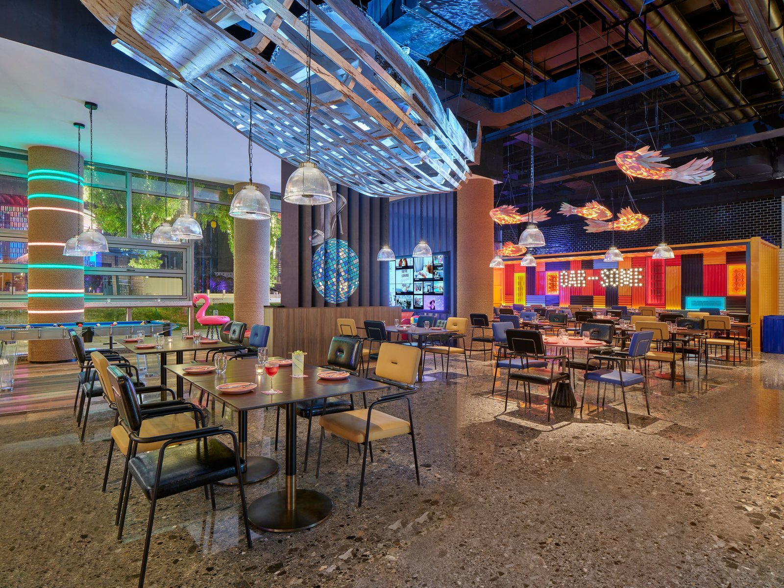 Moxy Ningbo Old Bund, at the table