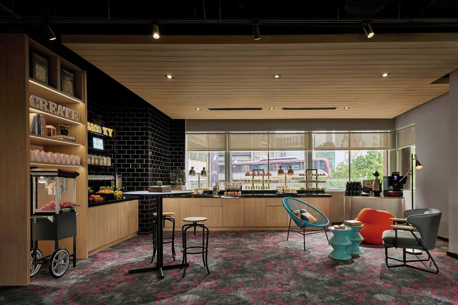 Moxy Kuala Lumpur Chinatown, zone out
