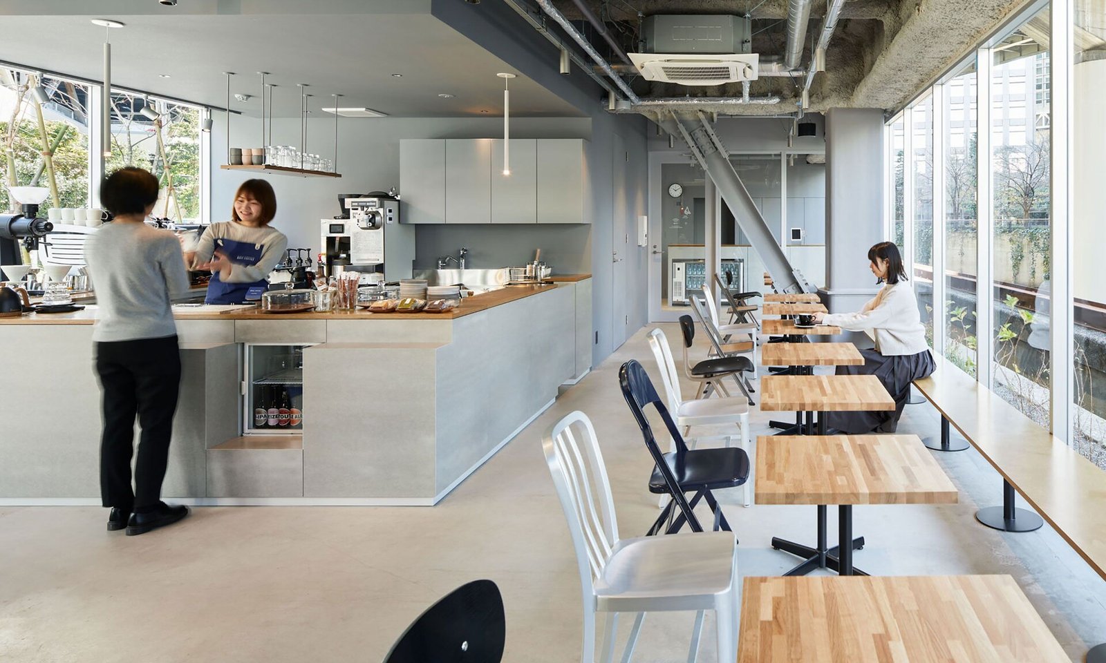 9h nine hours Suidobashi, rec coffee