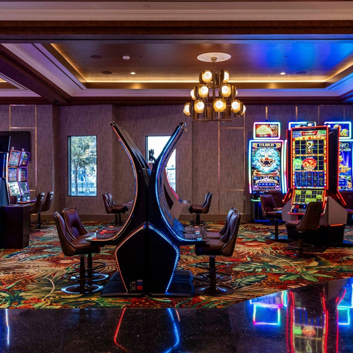 El Cortez Hotel & Casino — vibe