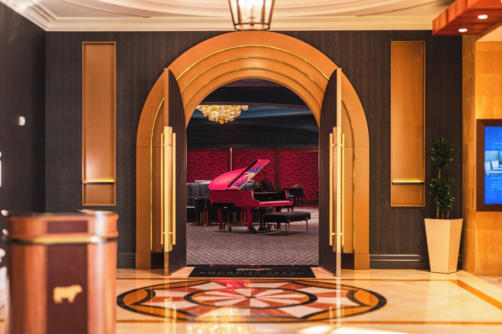 Four Seasons Hotel Las Vegas — vibe