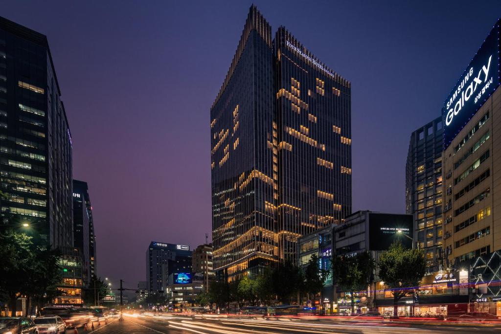 Four Seasons Hotel Seoul — backstory