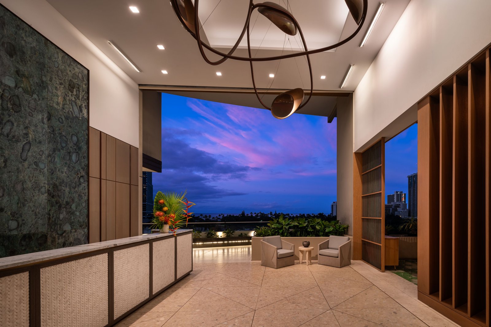 The Ritz-Carlton Residences, Waikiki Beach — vibe