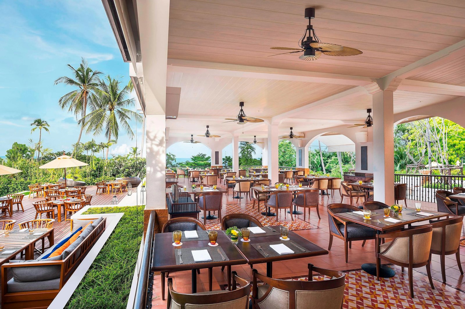 Sheraton Samui Resort, at the table