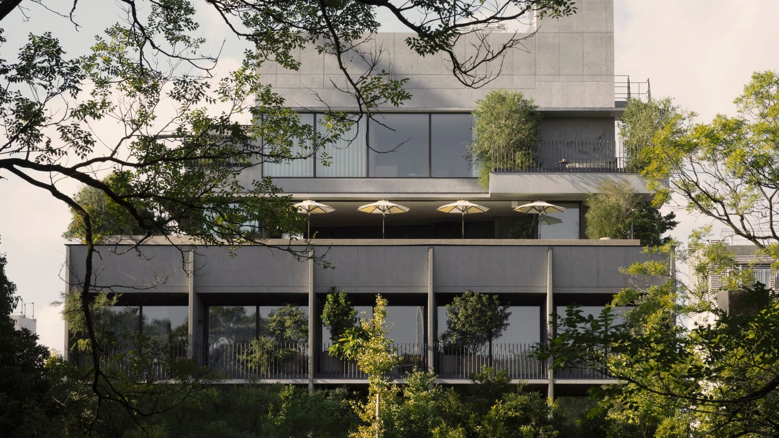 TRUNK(HOTEL) Yoyogi Park — backstory
