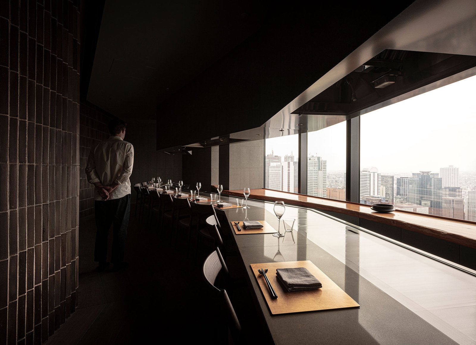 BELLUSTAR TOKYO, at the table