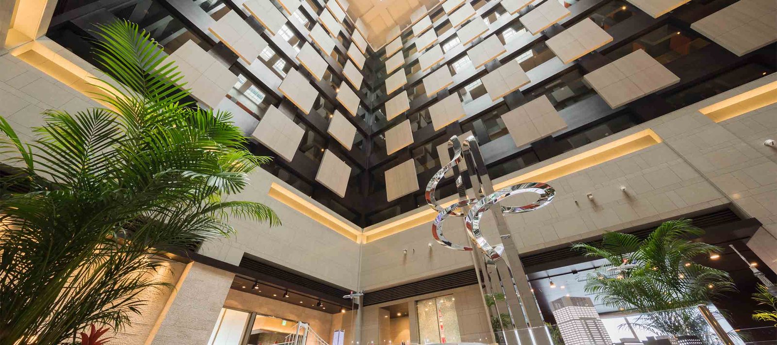 Hotel Metropolitan Tokyo Marunouchi — vibe