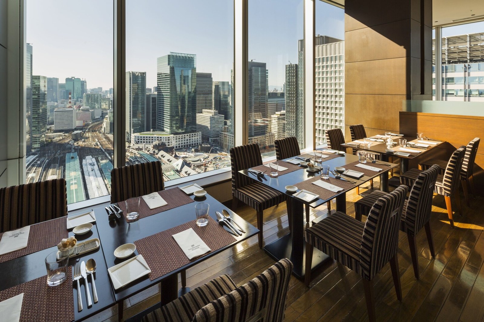 Hotel Metropolitan Tokyo Marunouchi — eat & drink