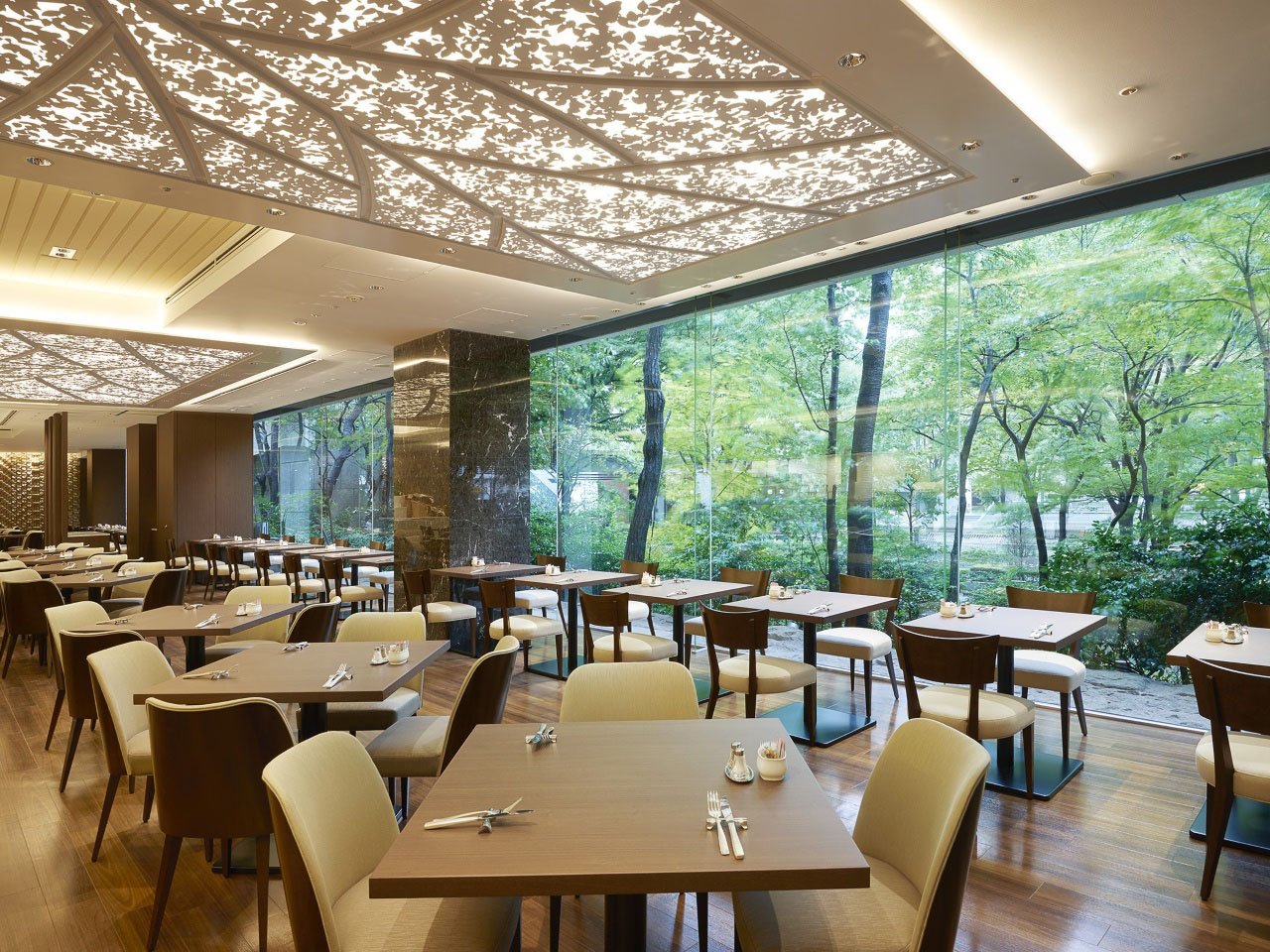 Keio Plaza Hotel Tokyo — eat & drink