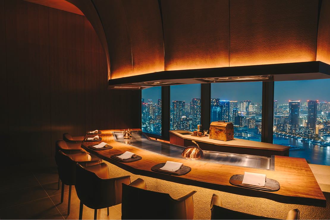 Fairmont Tokyo, at the table