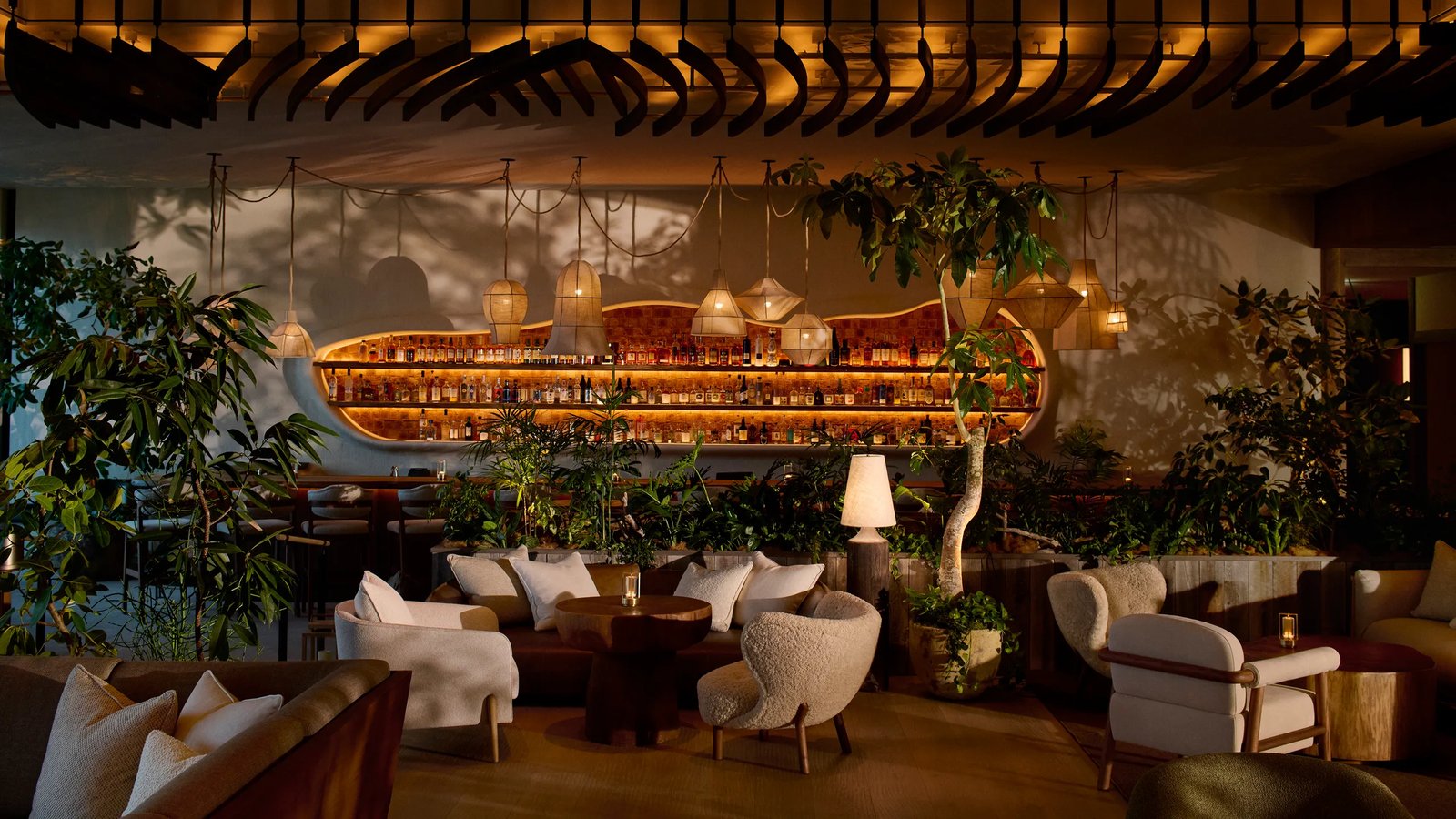 1 Hotel Tokyo, at the table