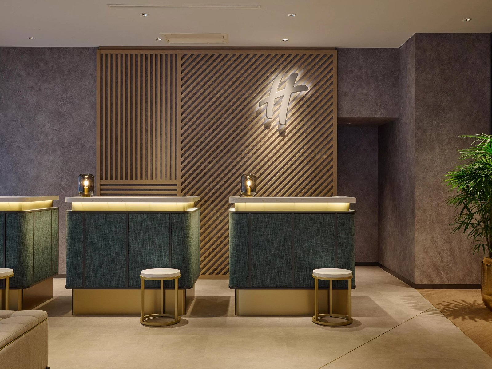Holiday Inn Kyoto Gojo Hotel — vibe