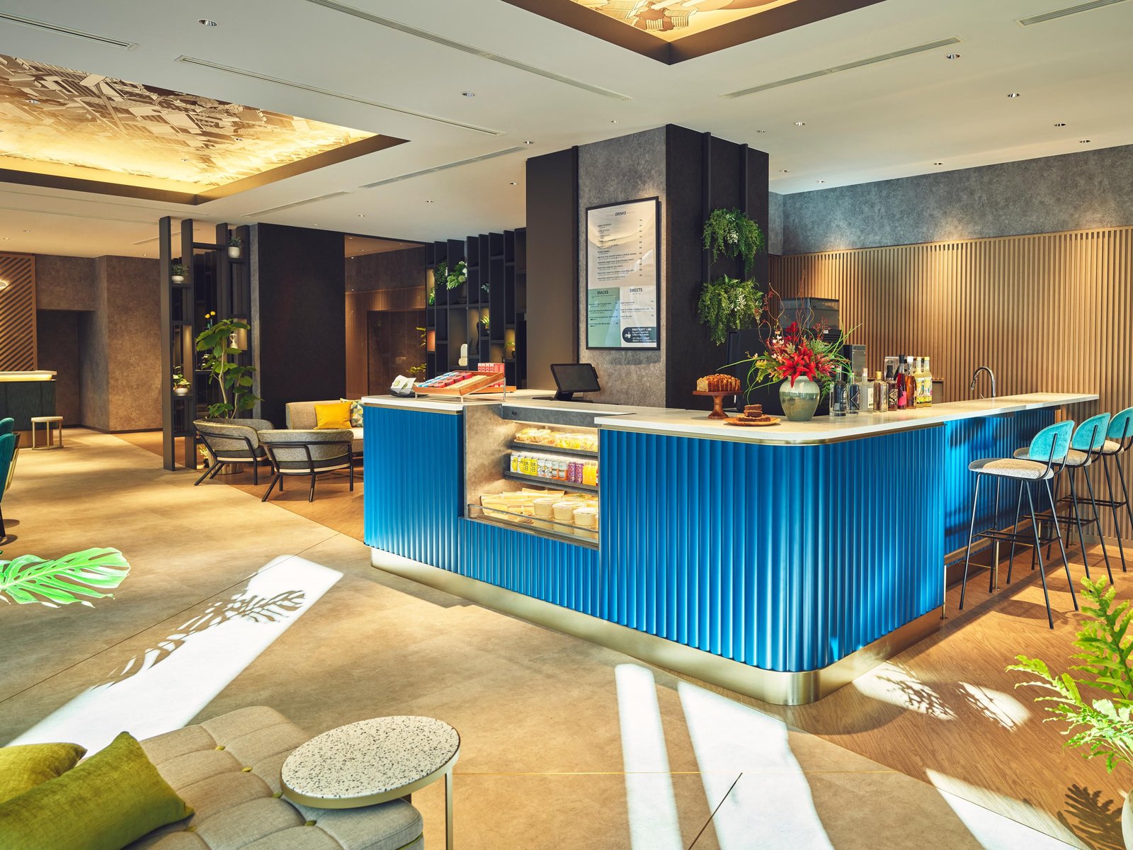 Holiday Inn Kyoto Gojo Hotel — vibe