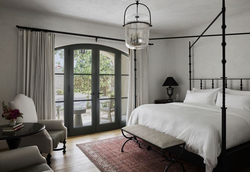 Commodore Perry Estate — rooms