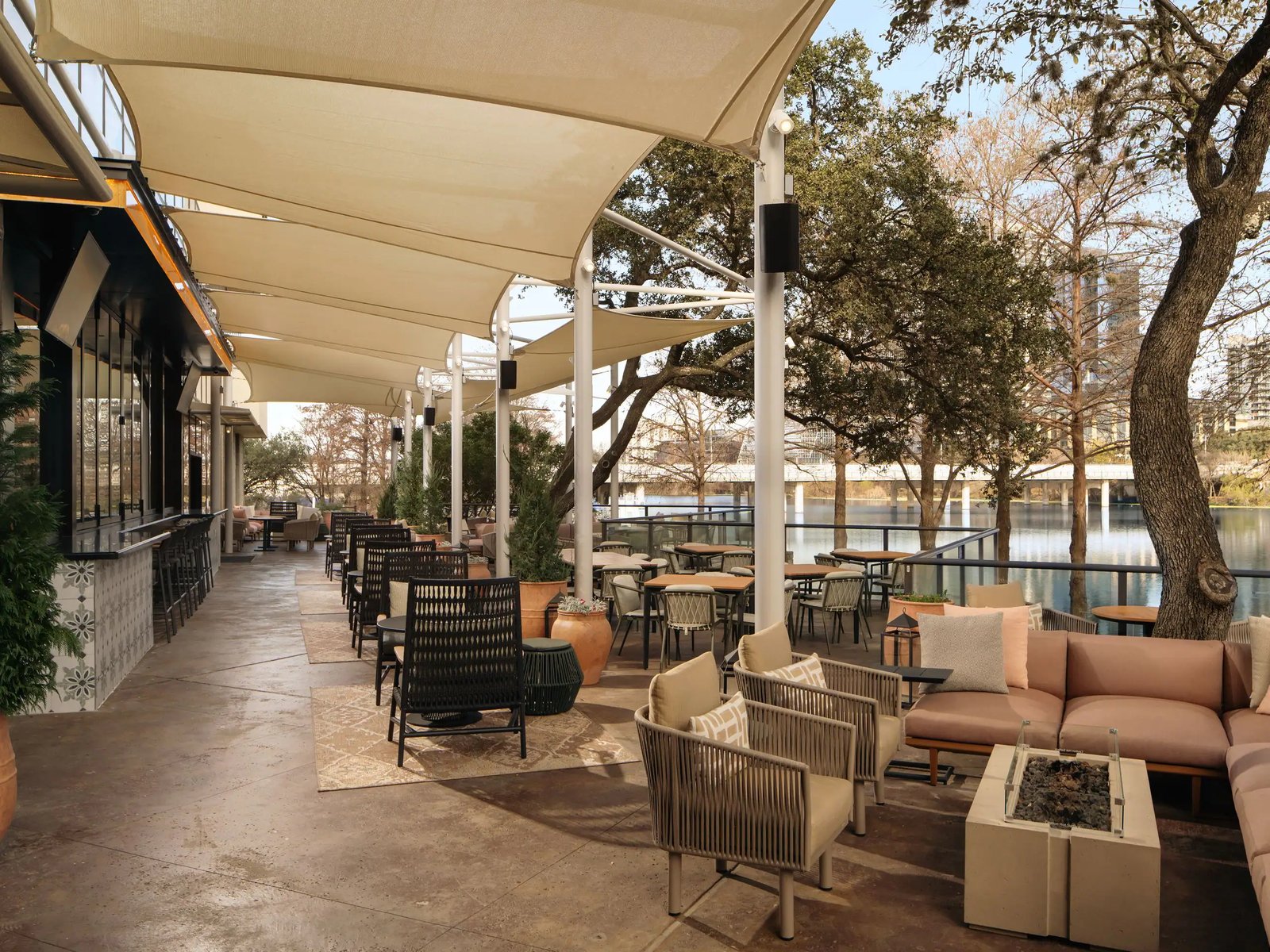 Hyatt Regency Austin — vibe