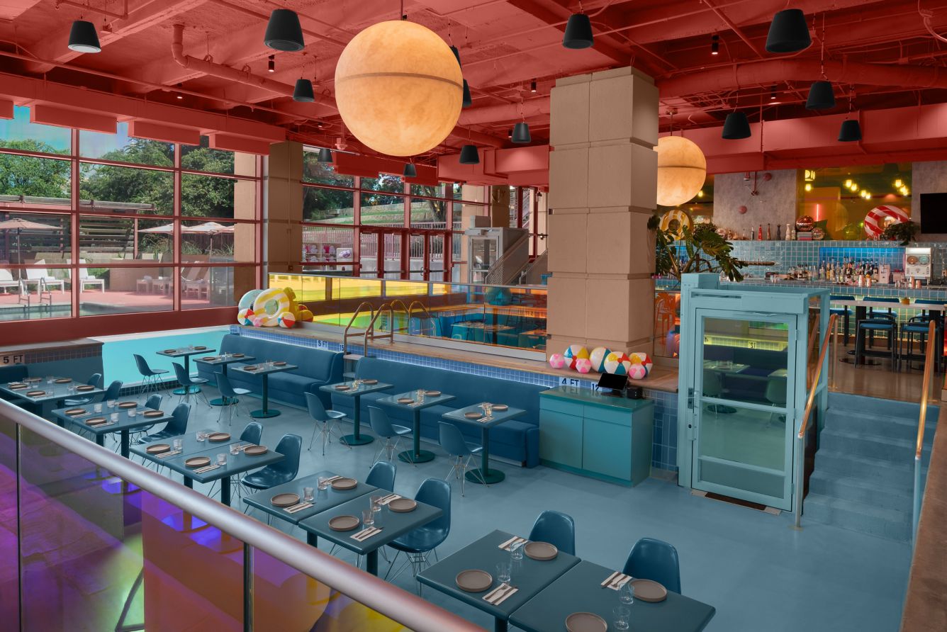 Renaissance Austin Downtown Hotel, swim club