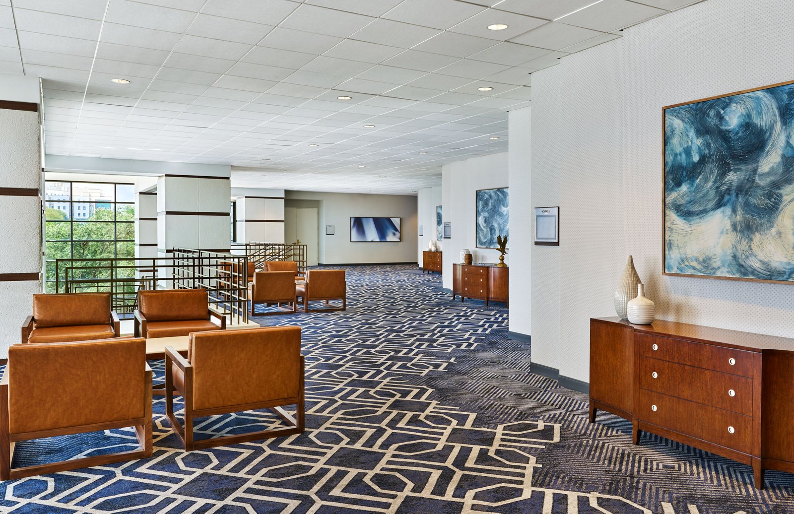 Renaissance Austin Downtown Hotel — vibe