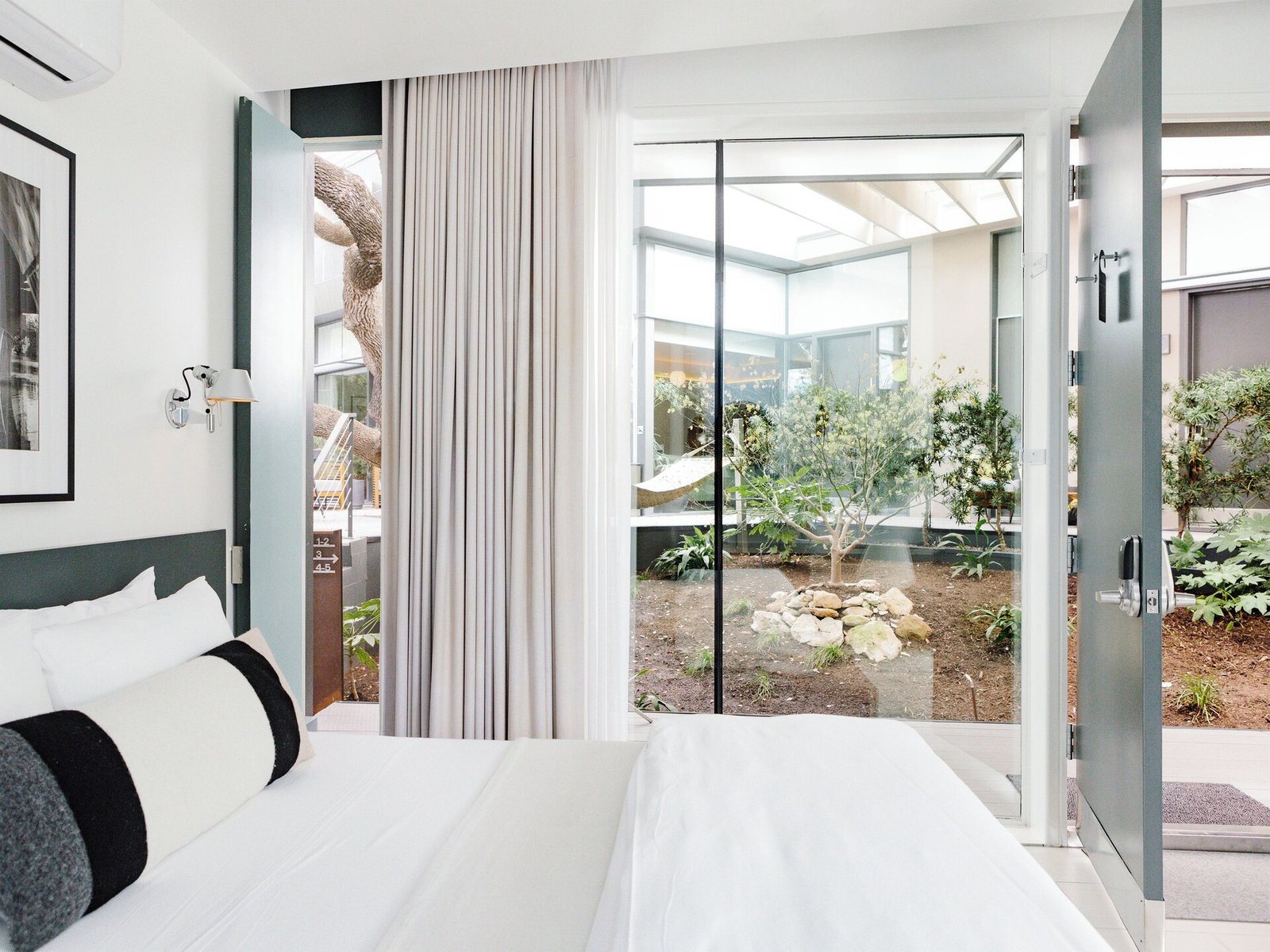 Frame Hotel — rooms