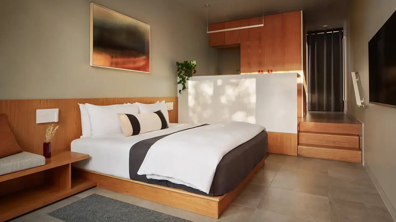 Frame Hotel — rooms