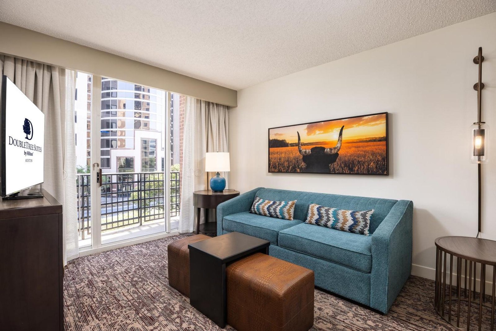 DoubleTree Suites by Hilton Austin Downtown Capitol — rooms