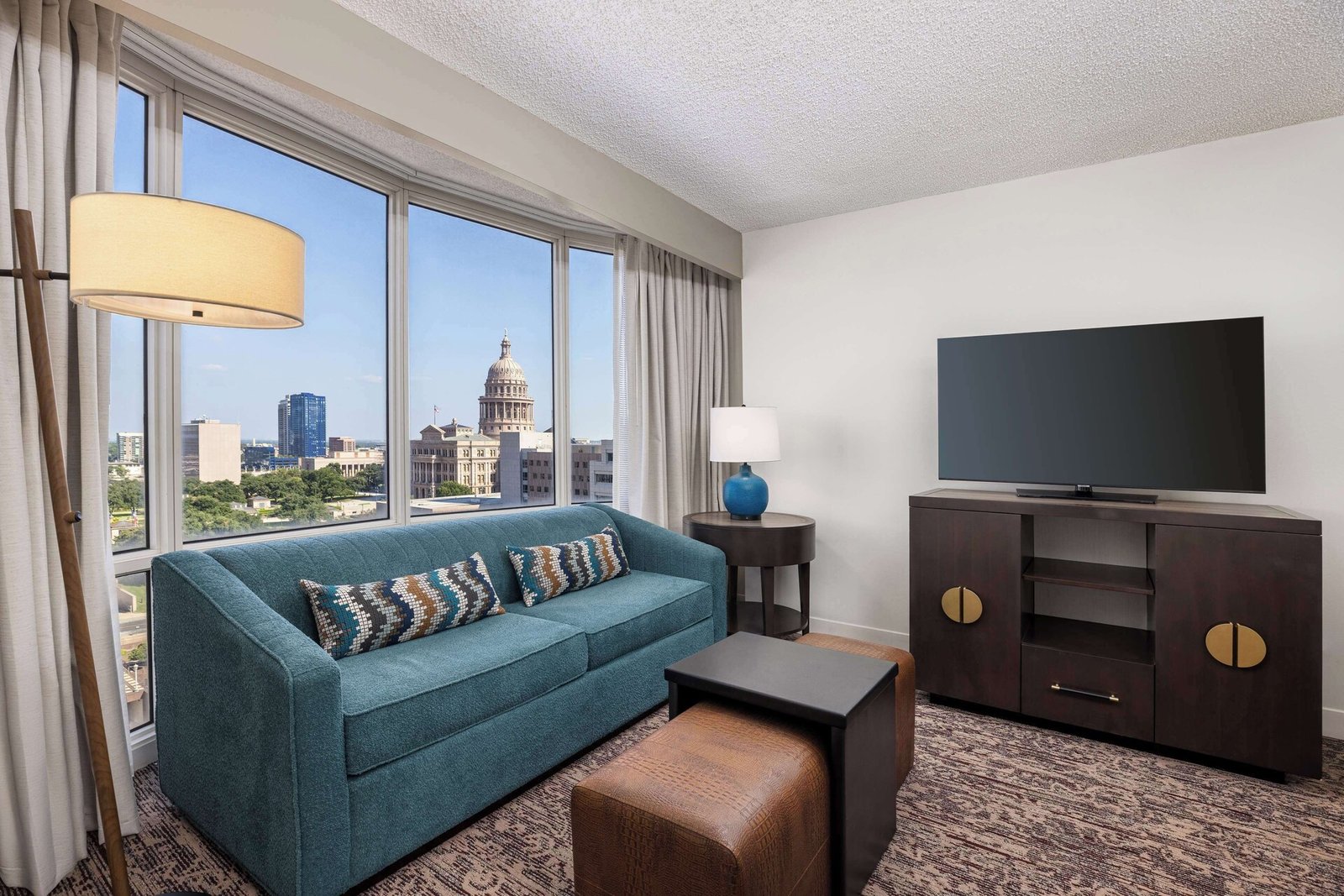 DoubleTree Suites by Hilton Austin Downtown Capitol — rooms