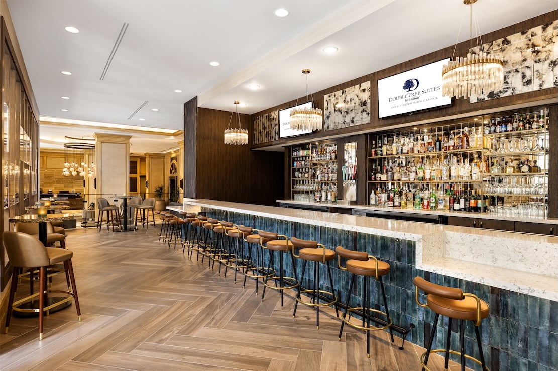 DoubleTree Suites by Hilton Austin Downtown Capitol — eat & drink