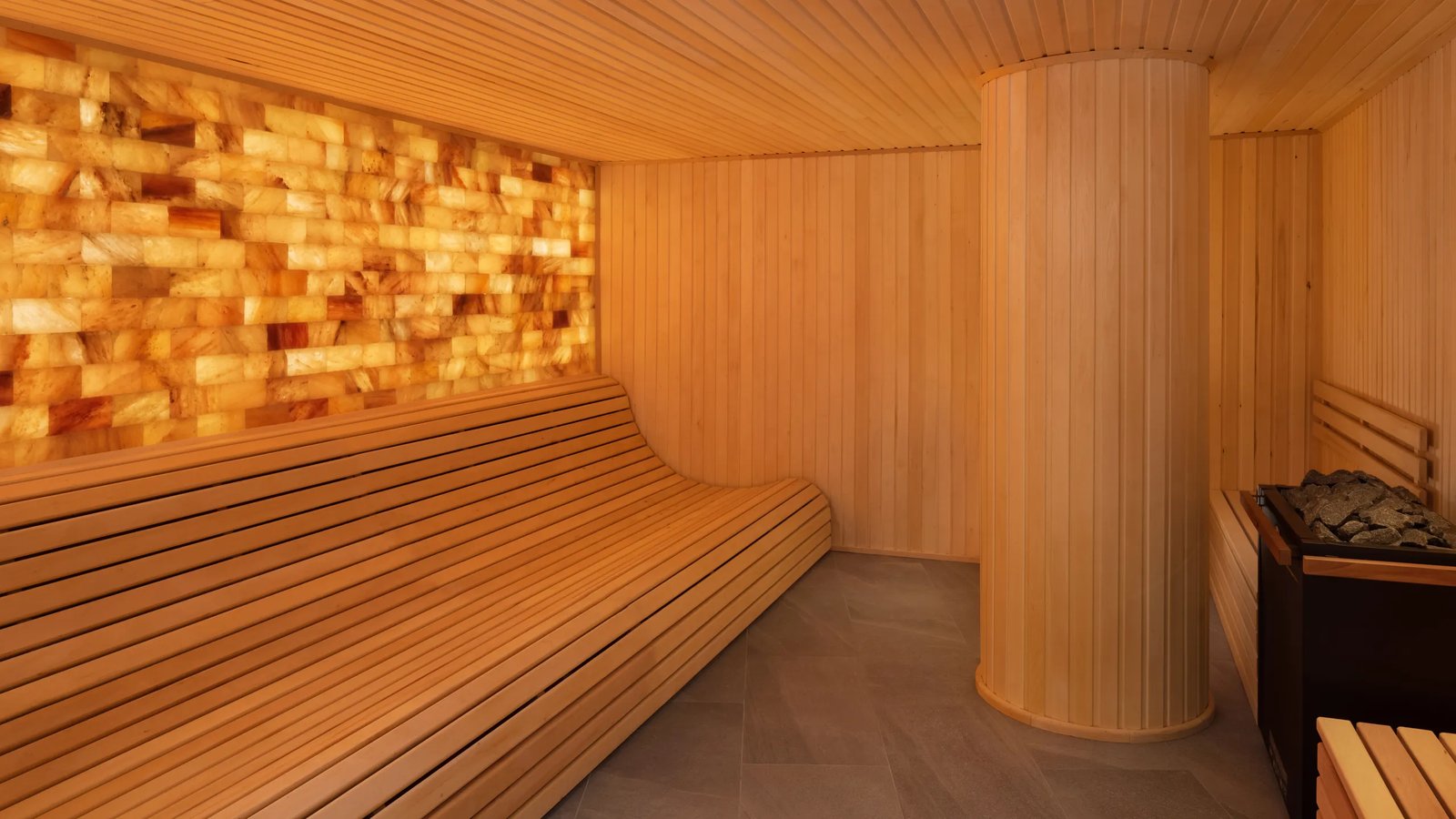 Paragraph Freedom Square Hotel — wellness