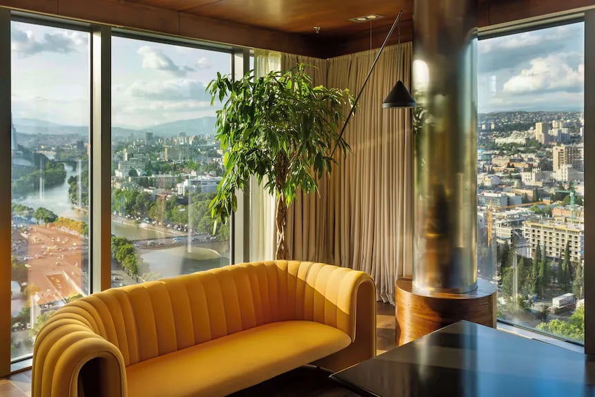 Radisson Blu Iveria Hotel, Tbilisi City Centre — vibe