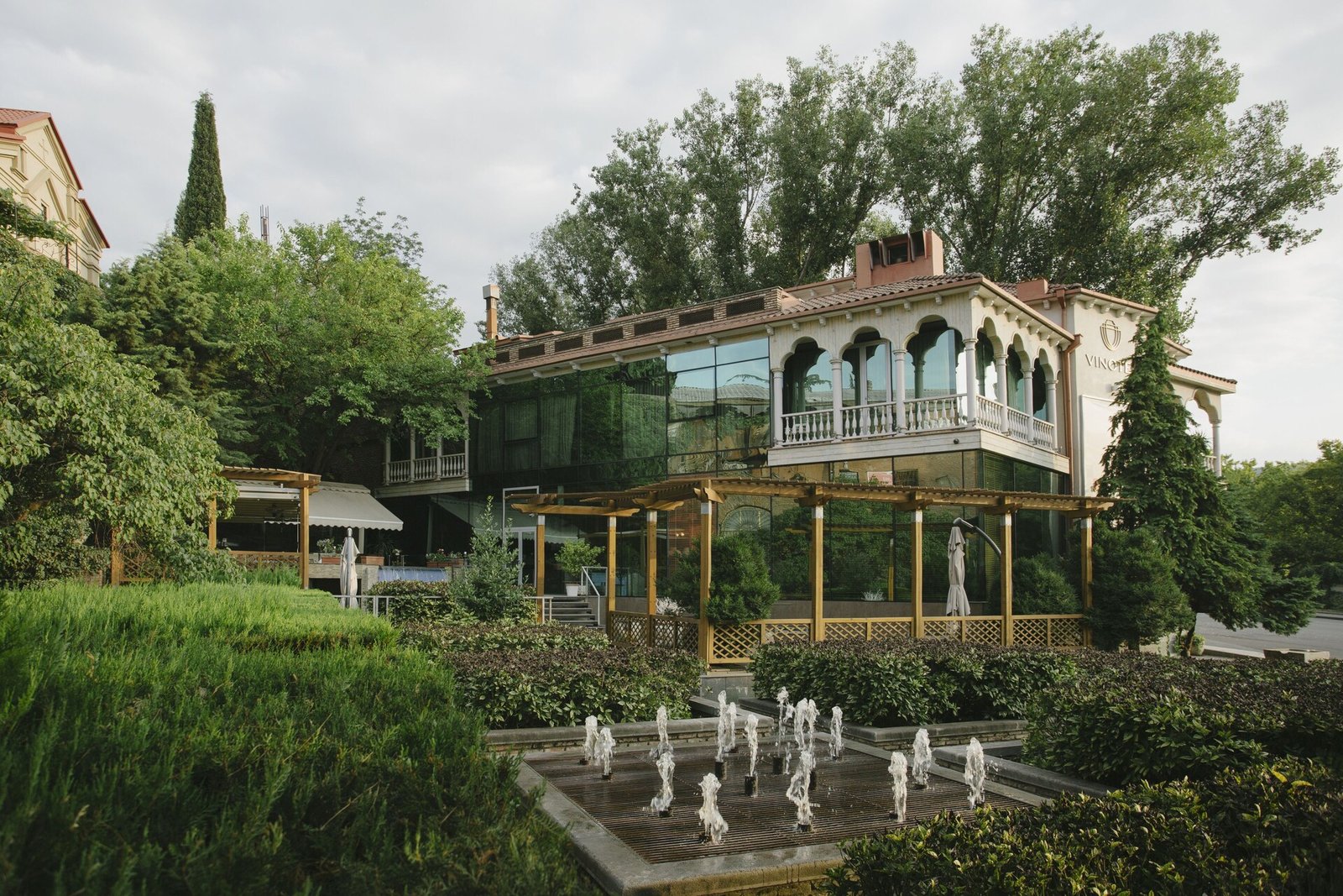 Vinotel — backstory