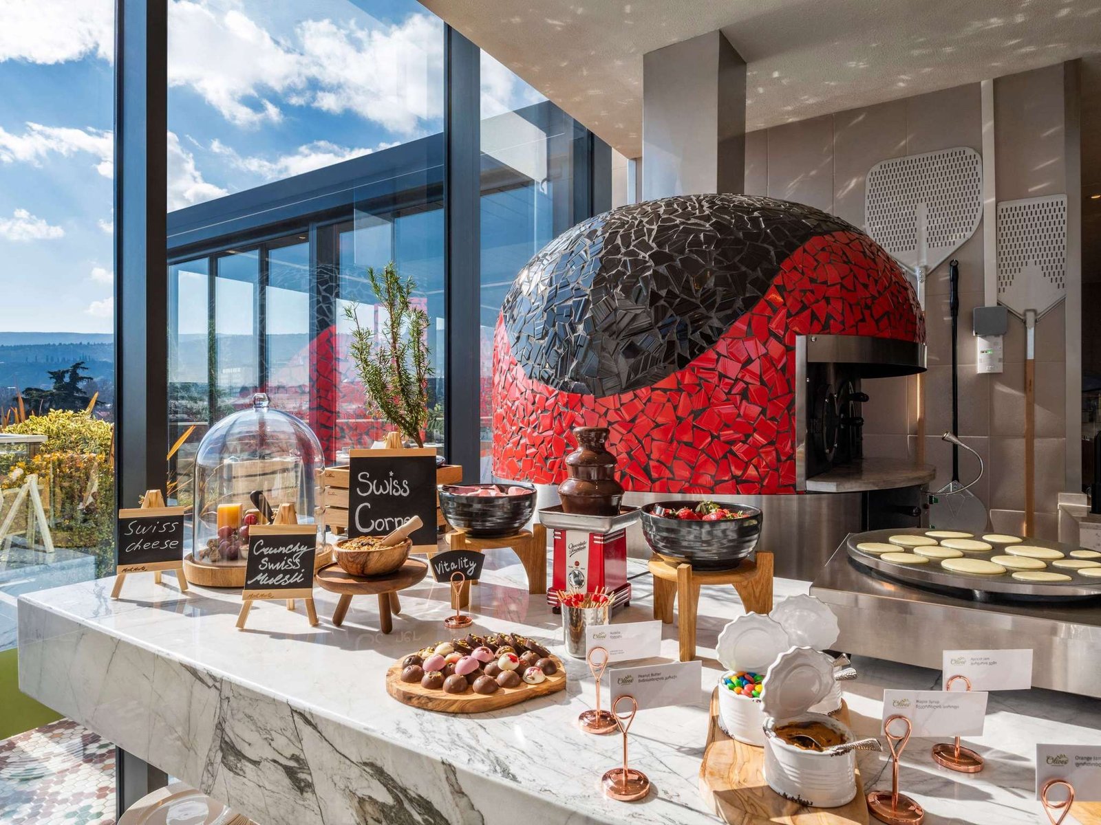 Swissôtel Tbilisi, at the table