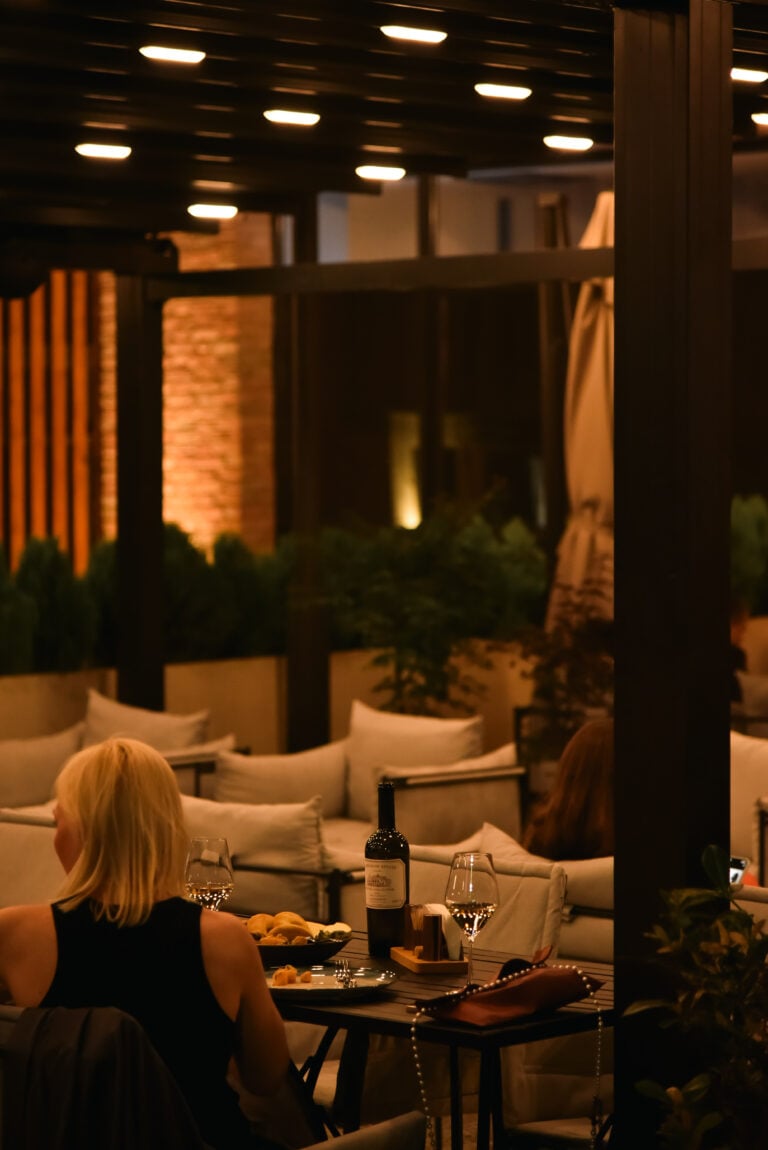 Qarvasla Hotel